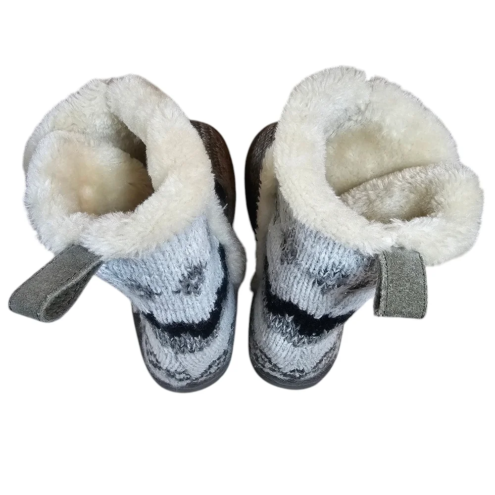 American Eagle Outfitters stay warm